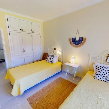 Sunset,sleeps 9,heatable Pool,walk To Marina Vilamoura