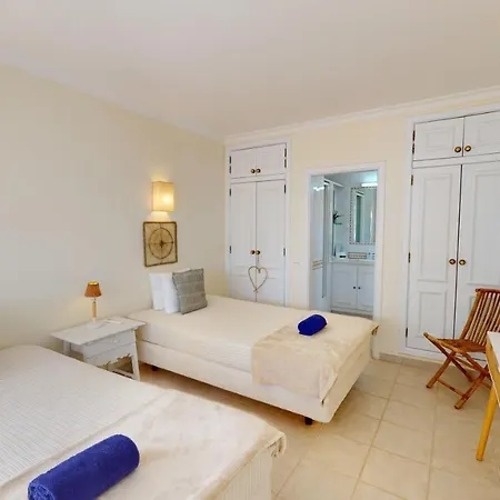 Sunset,sleeps 9,heatable Pool,walk To Marina * Vilamoura