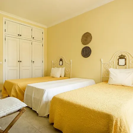 Sunset,sleeps 9,heatable Pool,walk To Marina Вилла *